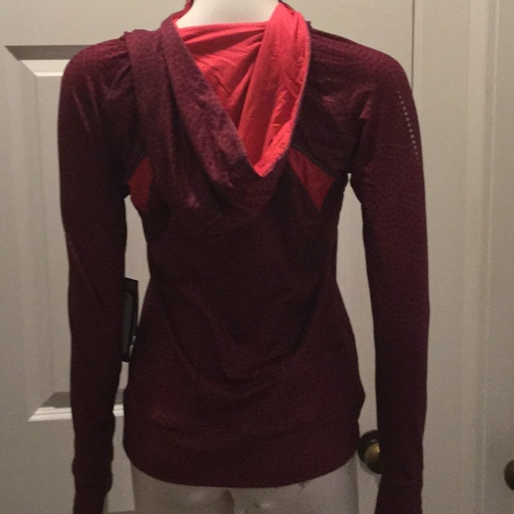 Solfire athletic jacket in red plum, NWT! - Picture 4 of 4